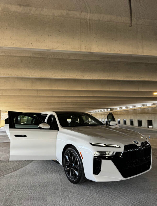 2023 BMW 7 Series. 740i Sedan 4D - Image 2